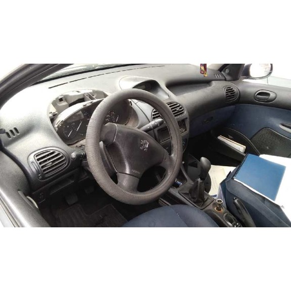 peugeot 206 berlina del año 2004