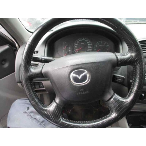 mazda 323 berl. f/s (bj) del año 2001