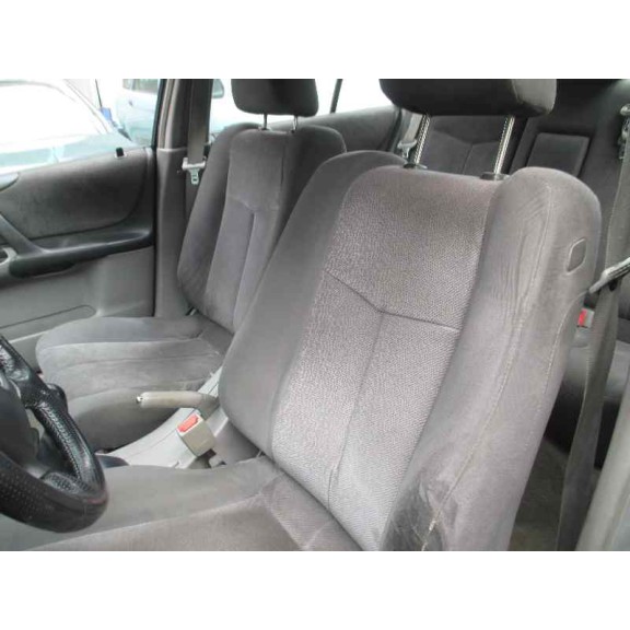 mazda 323 berl. f/s (bj) del año 2001