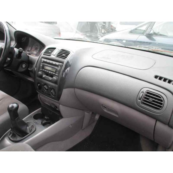 mazda 323 berl. f/s (bj) del año 2001