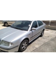 skoda octavia berlina (1u2) del año 2002 2