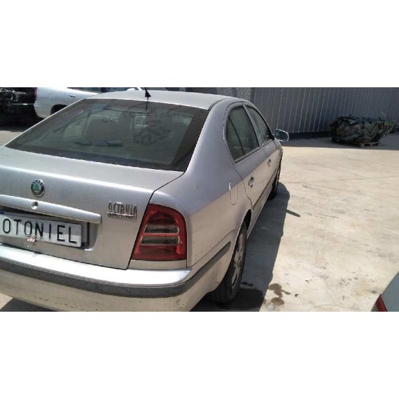 skoda octavia berlina (1u2) del año 2002