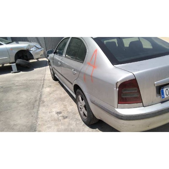 skoda octavia berlina (1u2) del año 2002