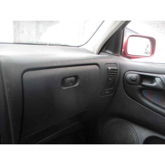 volkswagen polo berlina (6n1) del año 1997