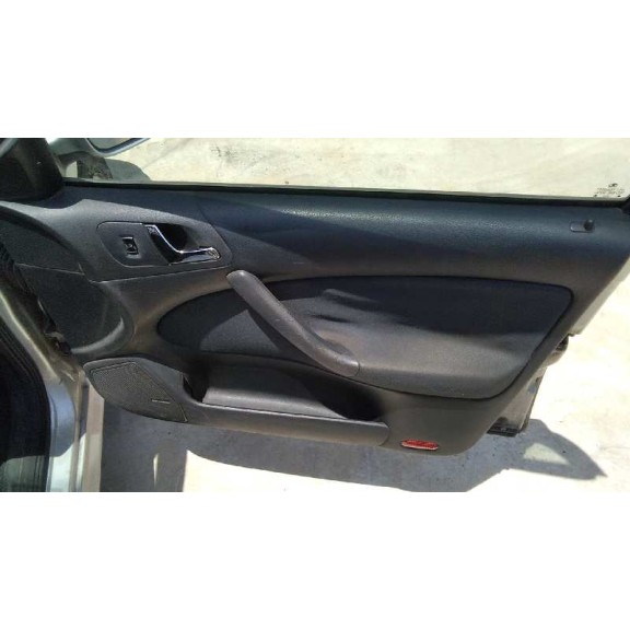 skoda octavia berlina (1u2) del año 2002