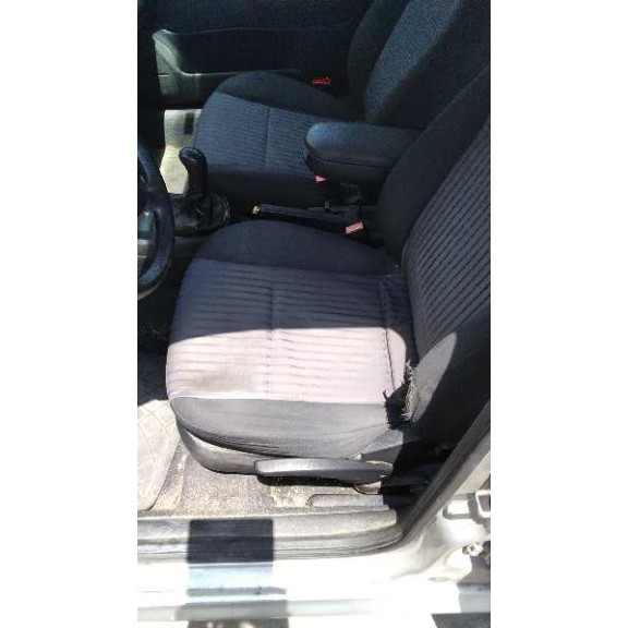 skoda octavia berlina (1u2) del año 2002