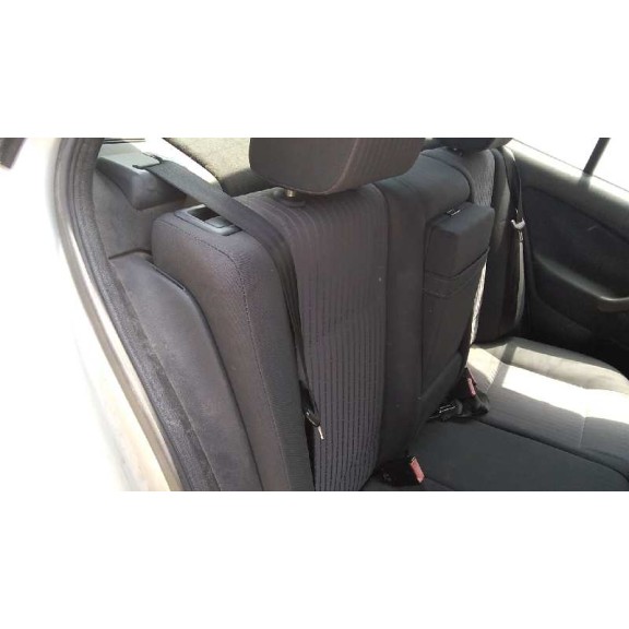 skoda octavia berlina (1u2) del año 2002