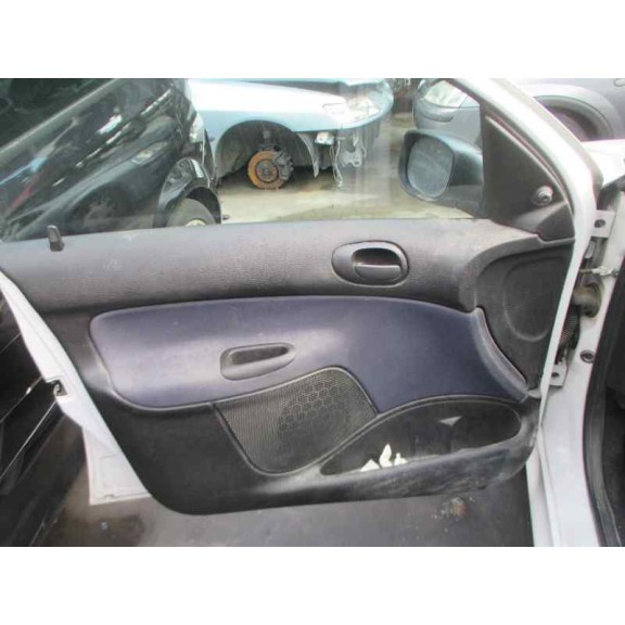 peugeot 206 berlina del año 2001