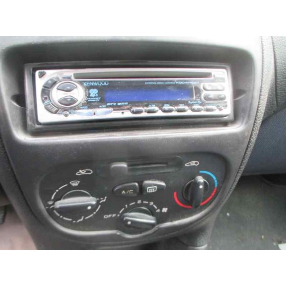 peugeot 206 berlina del año 2001