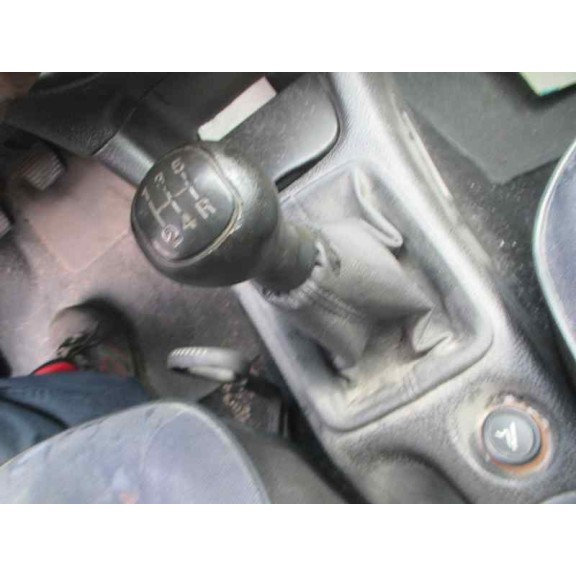 peugeot 206 berlina del año 2001