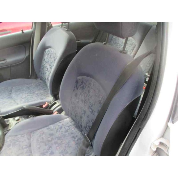 peugeot 206 berlina del año 2001