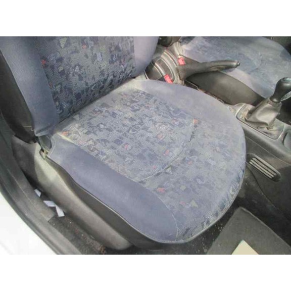 peugeot 206 berlina del año 2001