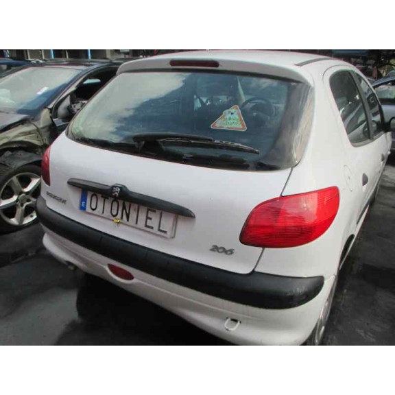 peugeot 206 berlina del año 2001