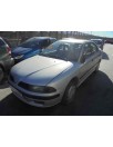 mitsubishi carisma berlina 5 (da0) del año 2001