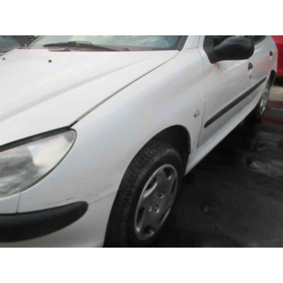 peugeot 206 berlina del año 2001