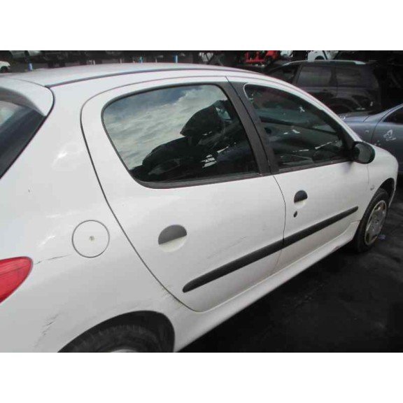 peugeot 206 berlina del año 2001