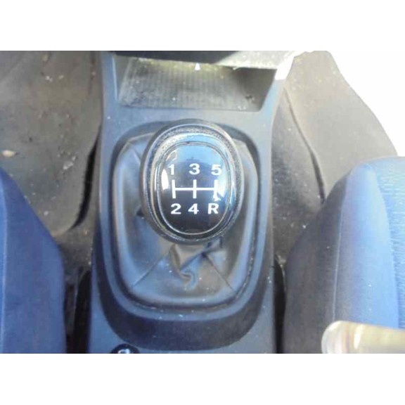 mitsubishi carisma berlina 5 (da0) del año 2001