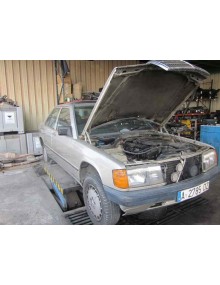 mercedes-benz clase c (w201) berlina del año 1985