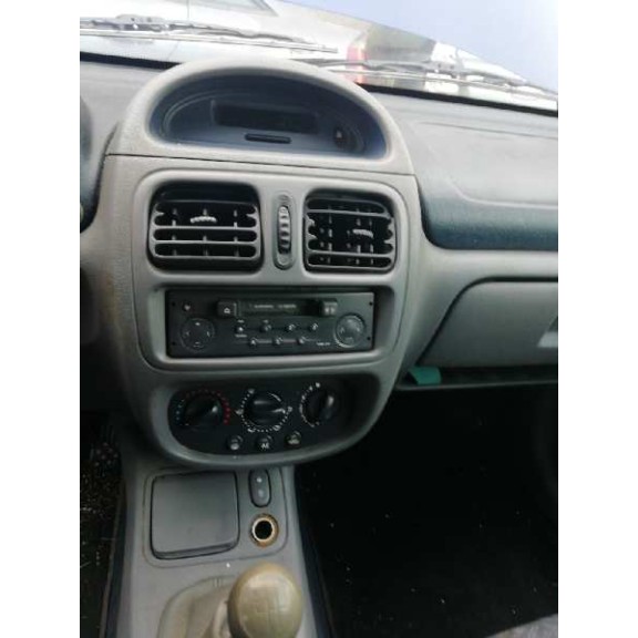renault clio ii fase i (b/cbo) del año 2001