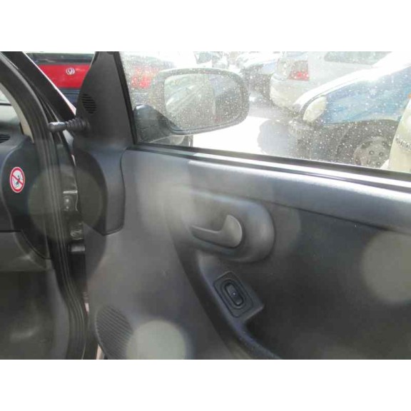 opel corsa c del año 2000