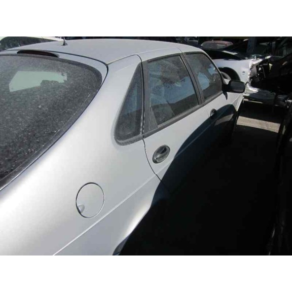 saab 9-3 berlina del año 2000