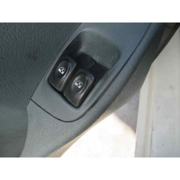 renault megane i berlina hatchback (ba0) del año 1996