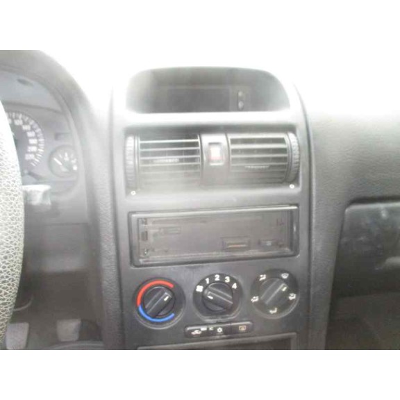 opel astra g berlina del año 2002