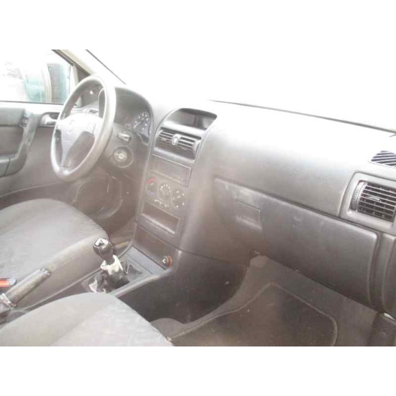 opel astra g berlina del año 2002