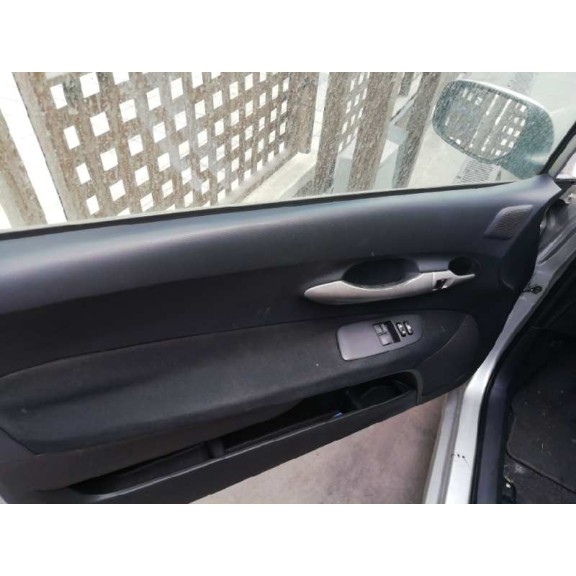 toyota auris del año 2007