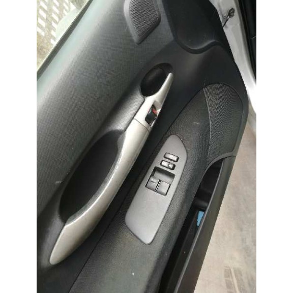 toyota auris del año 2007