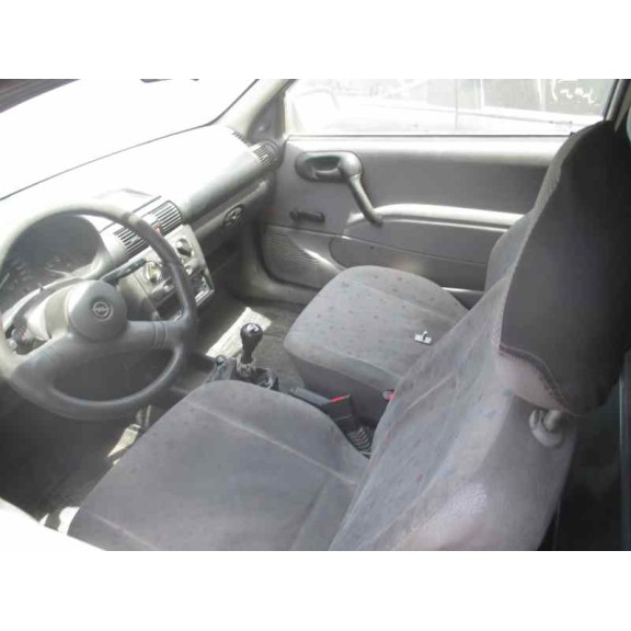 opel corsa b del año 2000