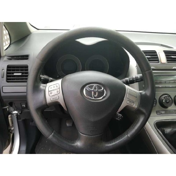 toyota auris del año 2007