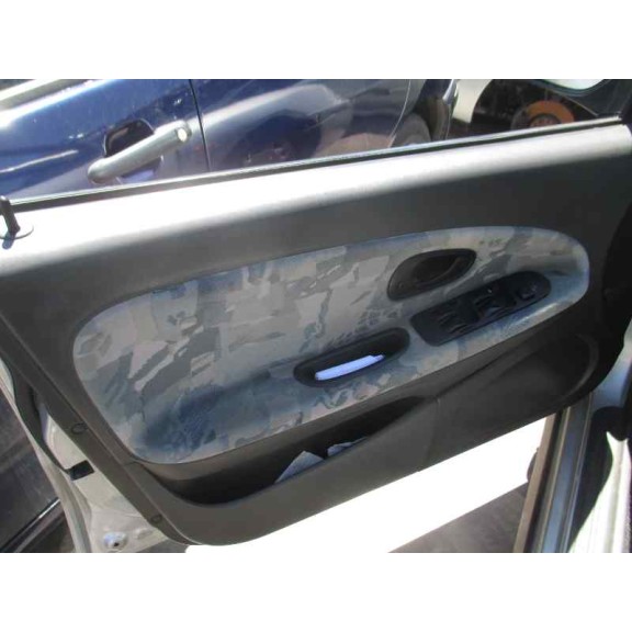 mitsubishi carisma berina 5 (da0) del año 1997