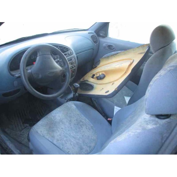 ford fiesta berlina del año 1997