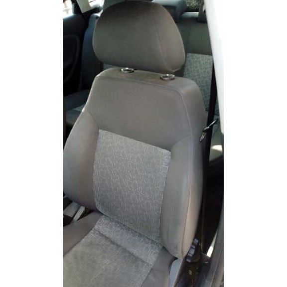 seat ibiza (6l1) del año 2008