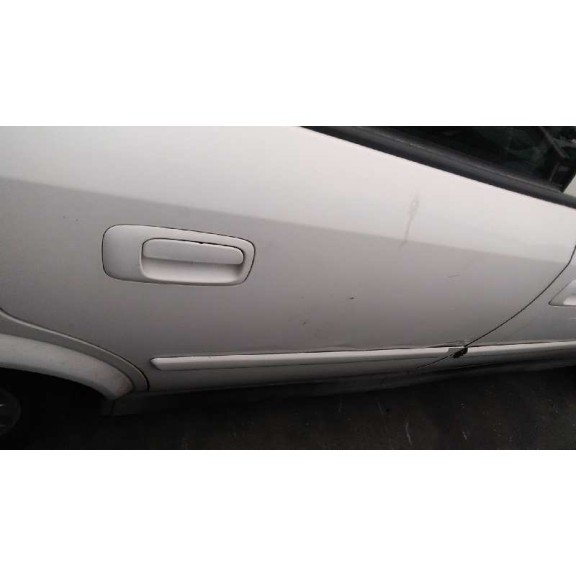 opel astra g berlina del año 2001