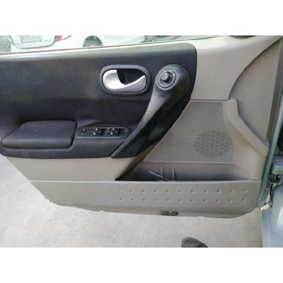 renault megane ii classic berlina del año 2004