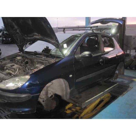 peugeot 206 berlina del año 2000