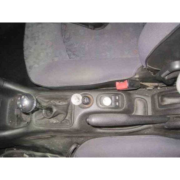 peugeot 206 berlina del año 2000