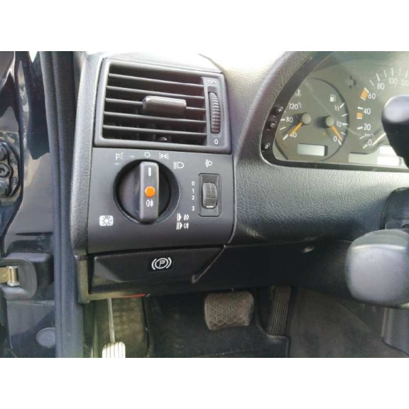 mercedes-benz clase c (w202) berlina del año 1999