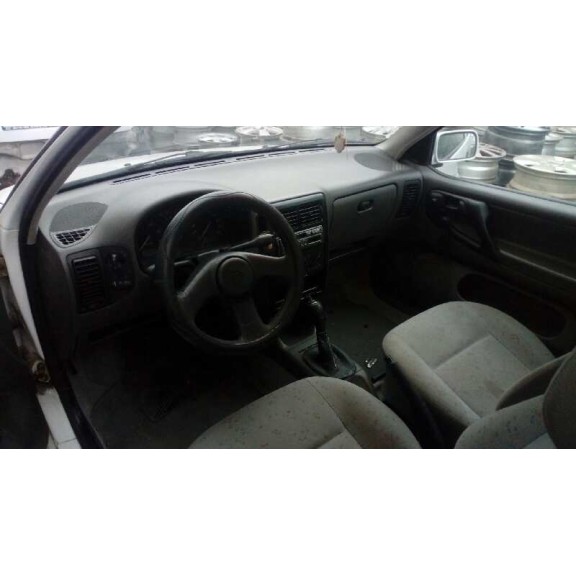 volkswagen polo berlina (6n1) del año 1997