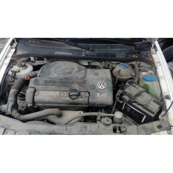 volkswagen polo berlina (6n1) del año 1997