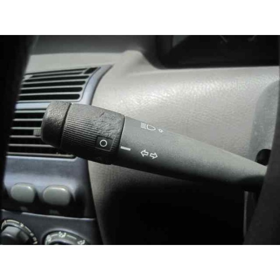 fiat punto berlina (176) del año 1999