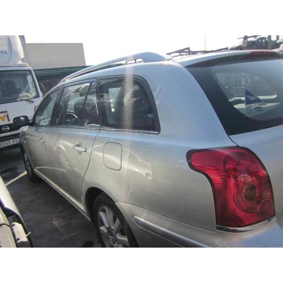 toyota avensis wagon (t25) del año 2004