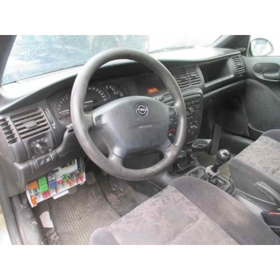 opel vectra b berlina del año 1997