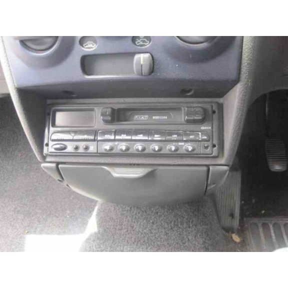 fiat punto berlina (176) del año 1999