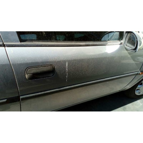 opel vectra b berlina del año 1999