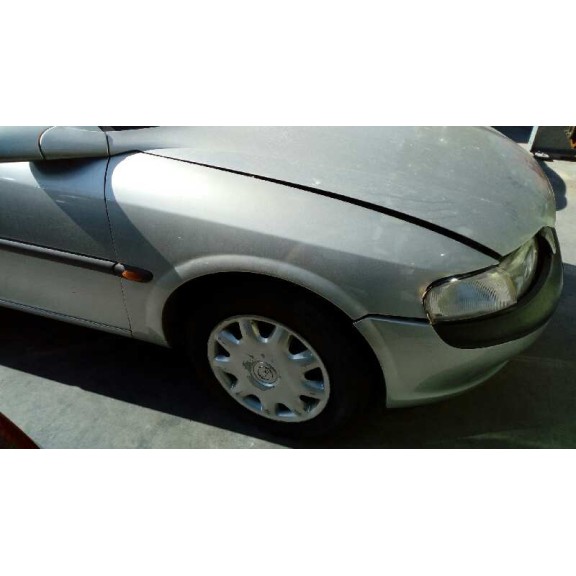 opel vectra b berlina del año 1999