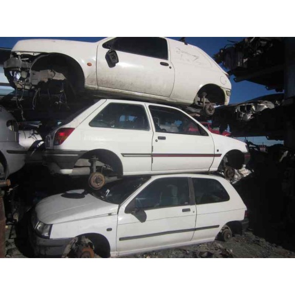 ford fiesta berlina (dx) del año 1999