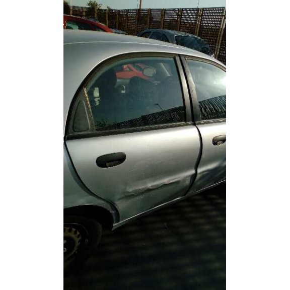 daewoo lanos del año 2001